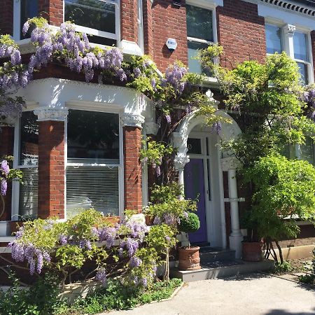 The Lilac Door Londra Dış mekan fotoğraf
